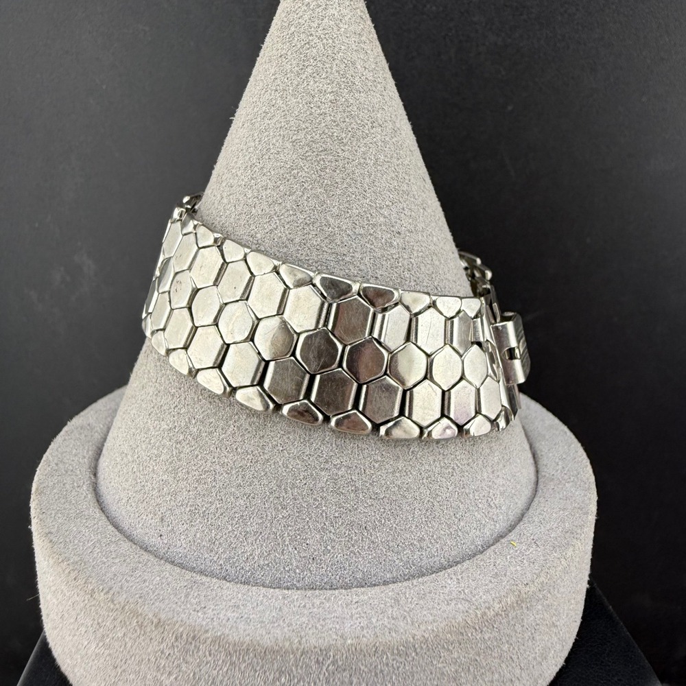 Vintage Bracelet Silver Tone Hexagon Honeycomb Link Foldover Clasp 7"